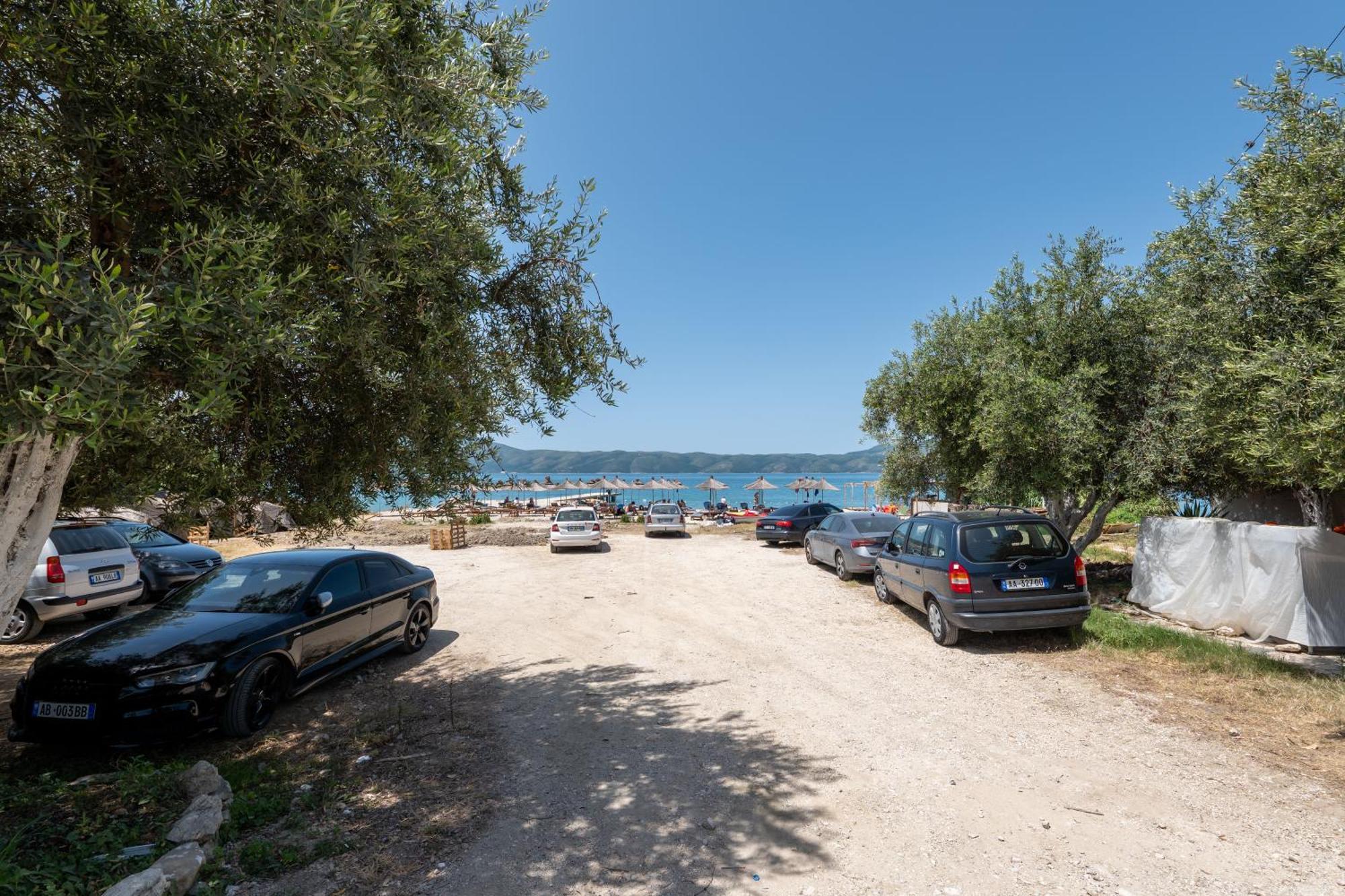 Hotel Nika Radhima Kültér fotó